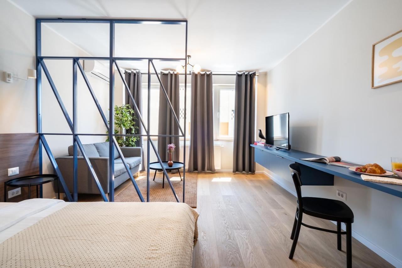 Elegant Studio In The Heart Of The Town Bukarest Exteriör bild