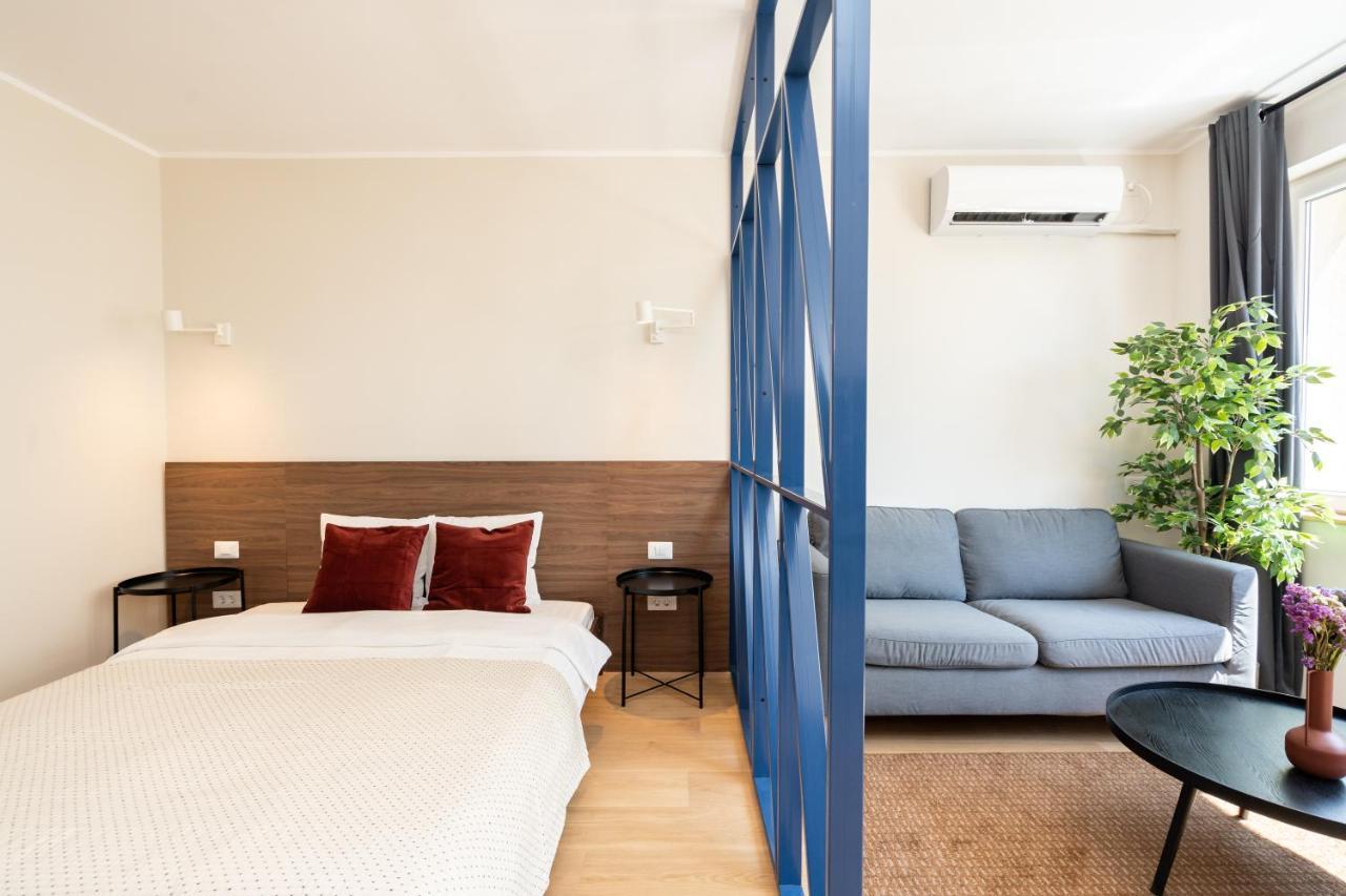 Elegant Studio In The Heart Of The Town Bukarest Exteriör bild