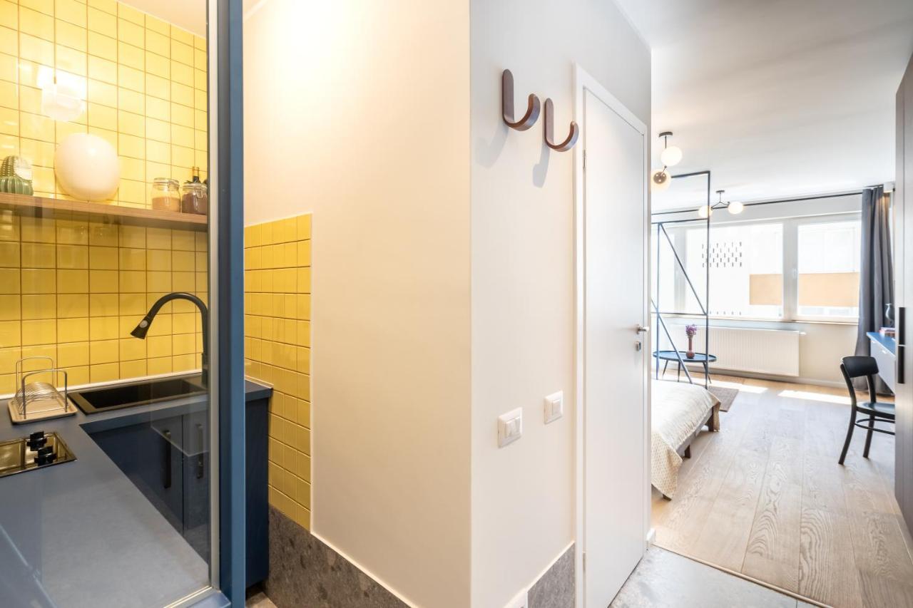Elegant Studio In The Heart Of The Town Bukarest Exteriör bild