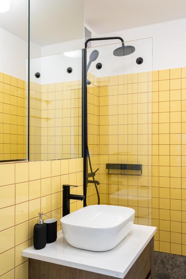 Elegant Studio In The Heart Of The Town Bukarest Exteriör bild